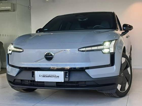 VOLVO EX30 69 KW ELÉTRICO PLUS
